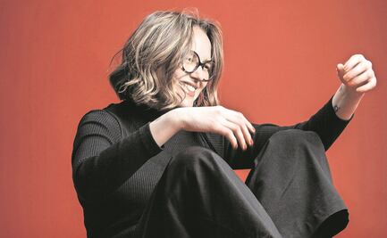 Denise Gutiérrez le pone femineidad a tema de José José