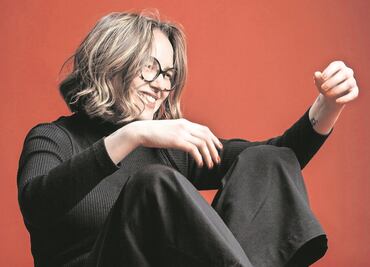 Denise Gutiérrez le pone femineidad a tema de José José