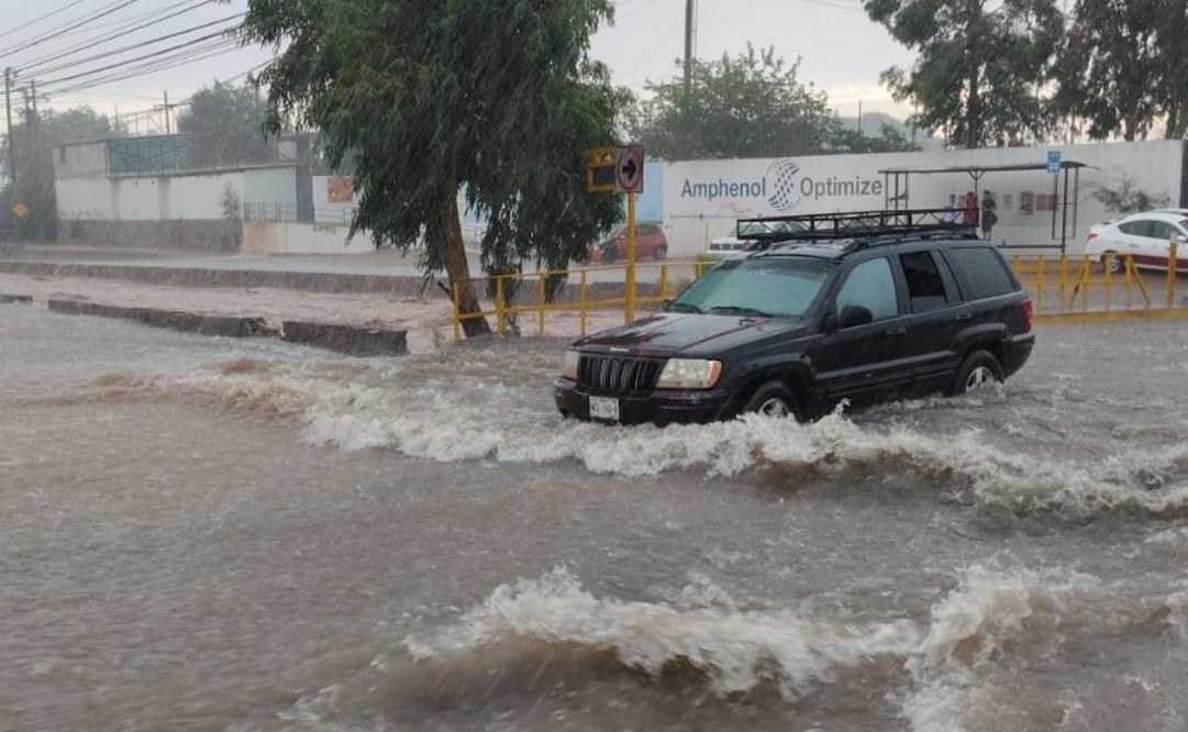 Las autoridades reiteraron el llamado a la comunidad para evitar cruzar arroyos y zonas de riesgo durante las lluvias. (15/07/2025).Foto Ayuntamiento Nogales, Sonora