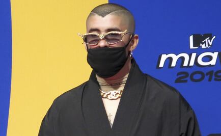 Bad Bunny pide a jóvenes que ni siquiera por la música abandonen los estudios