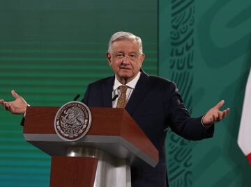 AMLO llama a clase media "que se deja manipular" y que está contra regreso clases a “que despierte”