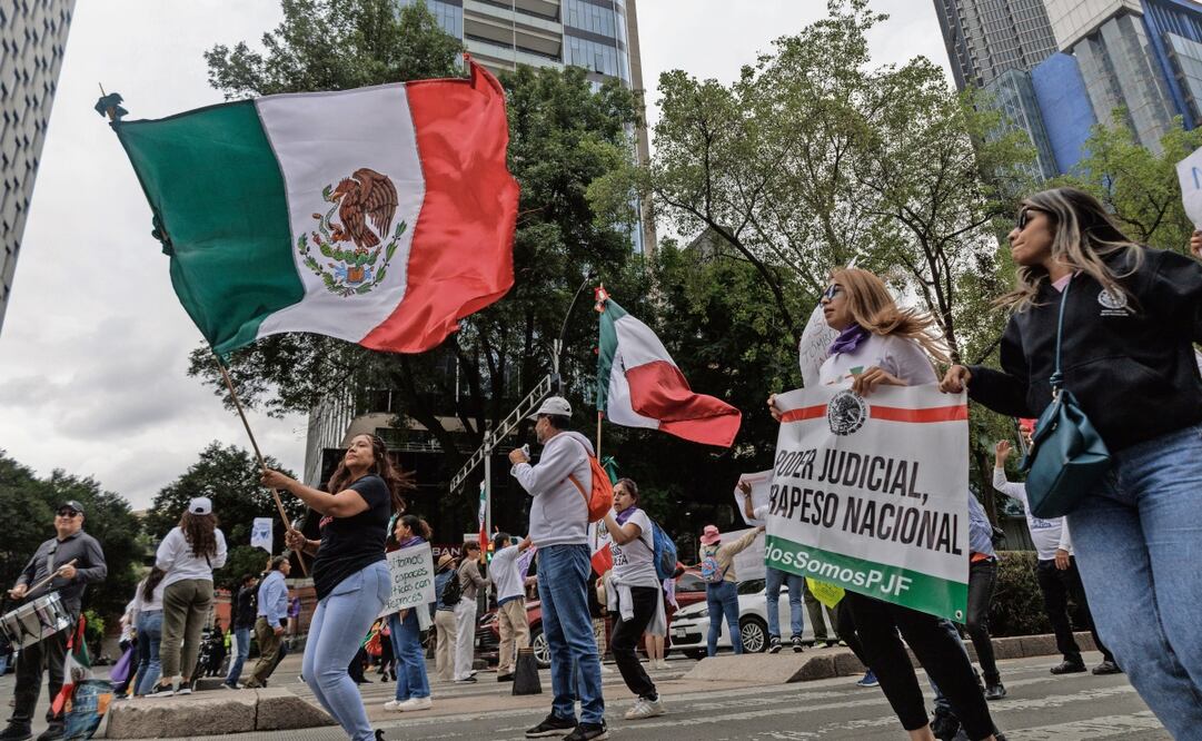 Integrantes del Poder Judicial de la Federación se manifestaron sobre Paseo de la Reforma en contra del plan C. Foto: Yartezy M. Osnaya / EL UNIVERSAL