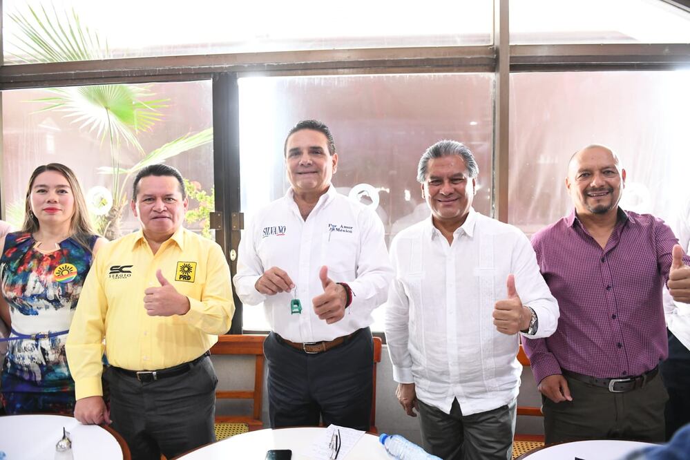 Silvano Aureoles reta a "corcholatas" a debatir