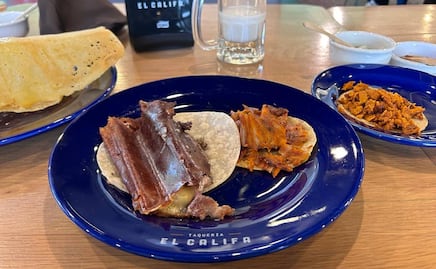 Así prepara los tacos esta famosa taquería