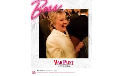 Hillary Clinton asiste a musical en Broadway 