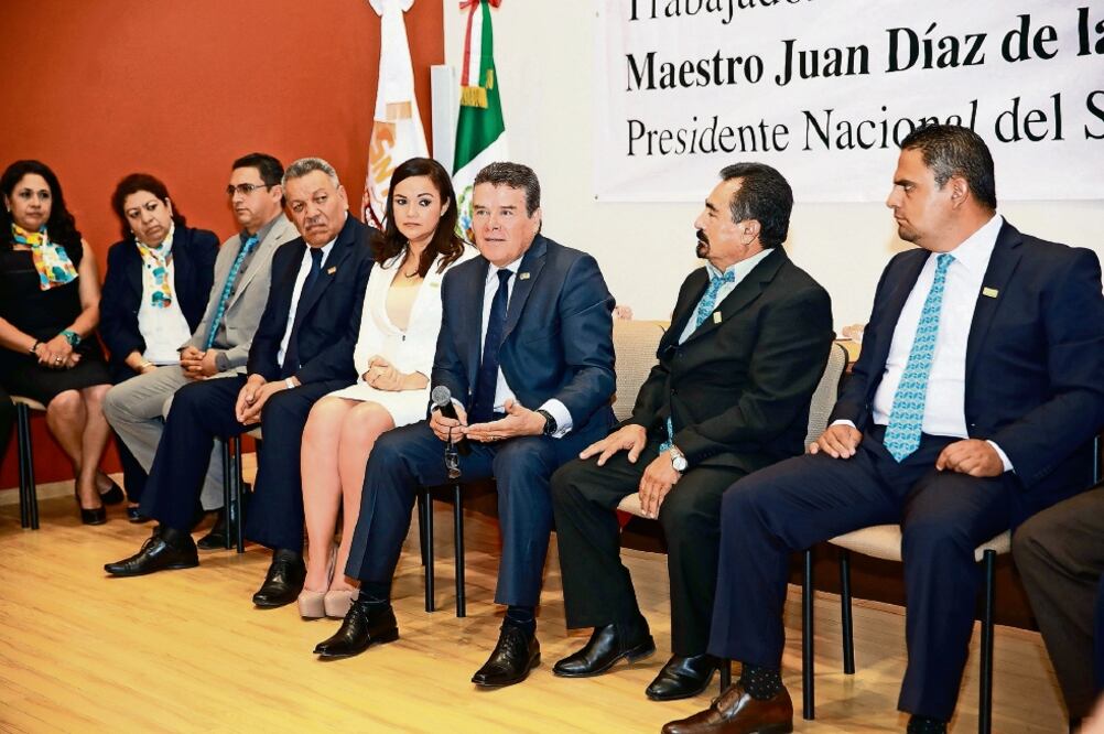 Juan Díaz de la Torre, líder del SNTE, reiteró a los docentes de las secciones 34 y 58 que el sindicato mantendrá la defensa de sus agremiados (ARCHIVO. EL UNIVERSAL)