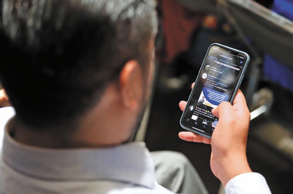 En México existen 122 millones de líneas celulares para 125 millones de habitantes, destacó el director de The CIU, Ernesto Piedras. Foto: ARCHIVO EL UNIVERSAL