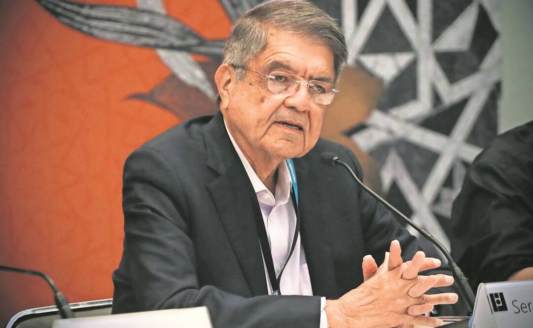 El escritor Sergio Ramírez, en la presentación de su nuevo libro de cuentos Ese día cayó en domingo (Alfaguara, 2022), en la FIL. 