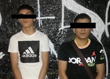 Detienen en Tláhuac a dos hijos de "El Ojos" con un arma y droga