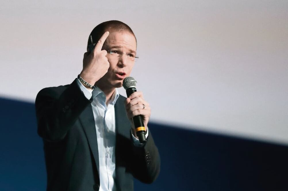 Ricardo Anaya afirmó que para él es un honor ser blanco de los ataques del gobierno y agradeció por ello al presidente Enrique Peña Nieto (LUCÍA GODÍNEZ. EL UNIVERSAL)