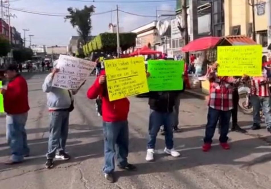 Realizan manifestación frente al penal de Cuautitlán por presuntas irregularidades. Foto: Especial