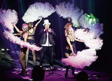 Atayde hace que el show continúe