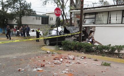 Pareja de la tercera edad choca contra casa en Naucalpan; muere uno