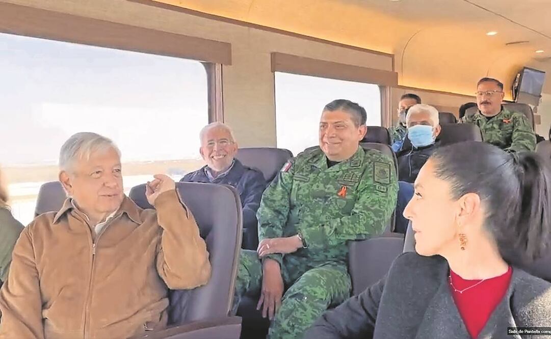 El presidente López Obrador realizó un recorrido para supervisar la construcción del aeropuerto Felipe Ángeles. Foto: Tomada de video.