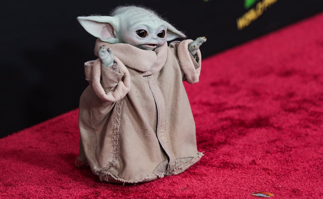 El personaje de Grogu en la alfombra roja del estreno de "Star Wars: The Mandalorian and Grogu" de Disney en el Teatro Chino TCL de Hollywood, Los Ángeles.
Foto: EFE/EPA/CHRIS TORRES