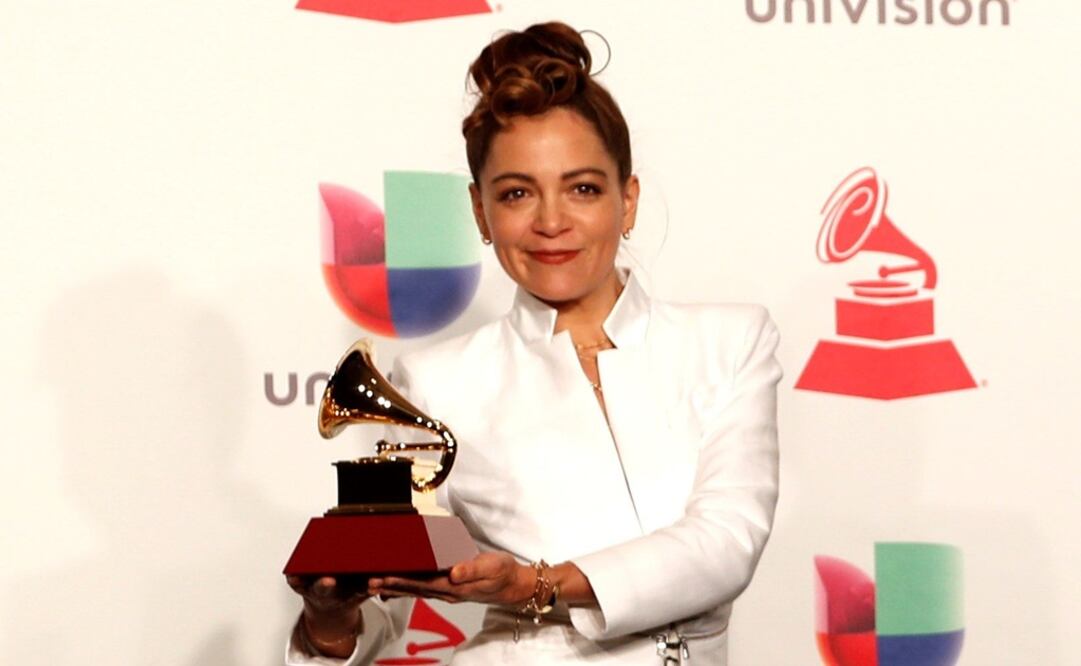 Natalia Lafourcade, ganadora de la noche. FOTO: EFE