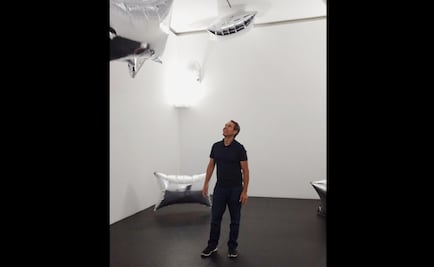 Jeff Koons visita el Museo Jumex
