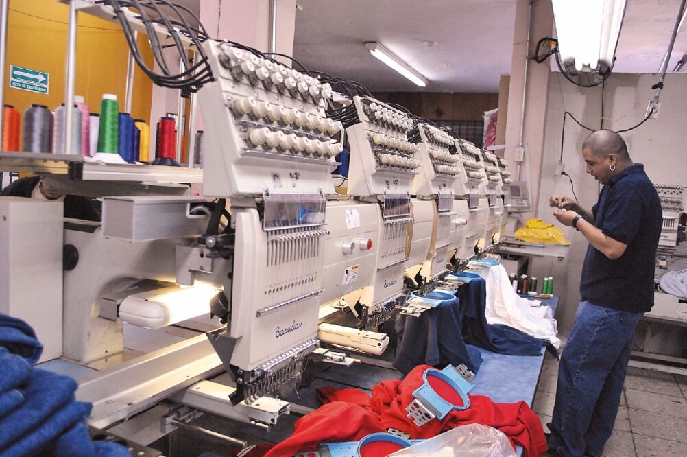 Las micro, pequeñas y medianas empresar podrán recibir hasta 104 mil millones de pesos en contratos del Programa de Compras de Gobierno (ARCHIVO EL UNIVERSAL)