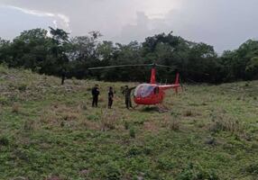 Helicóptero aterriza de emergencia en Temozón, Yucatán; transportaba a tres pasajeros extranjeros que procedían de Playa del Carmen