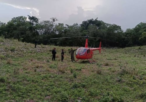 Helicopter makes emergency landing in Temozón, Yucatán; carried three foreign passengers from Playa del Carmen