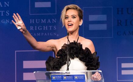 Katy Perry rogaba no sentirse "gay"