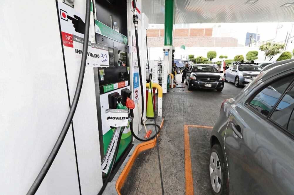 Voceros de la empresa británica aseguraron que las inmovilizaciones en las mangueras despachadoras se debieron a desajustes eléctricos (JUAN CARLOS REYES. EL UNIVERSAL)