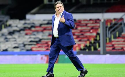 Miguel Herrera critica a sus futbolistas que compran autos de lujo