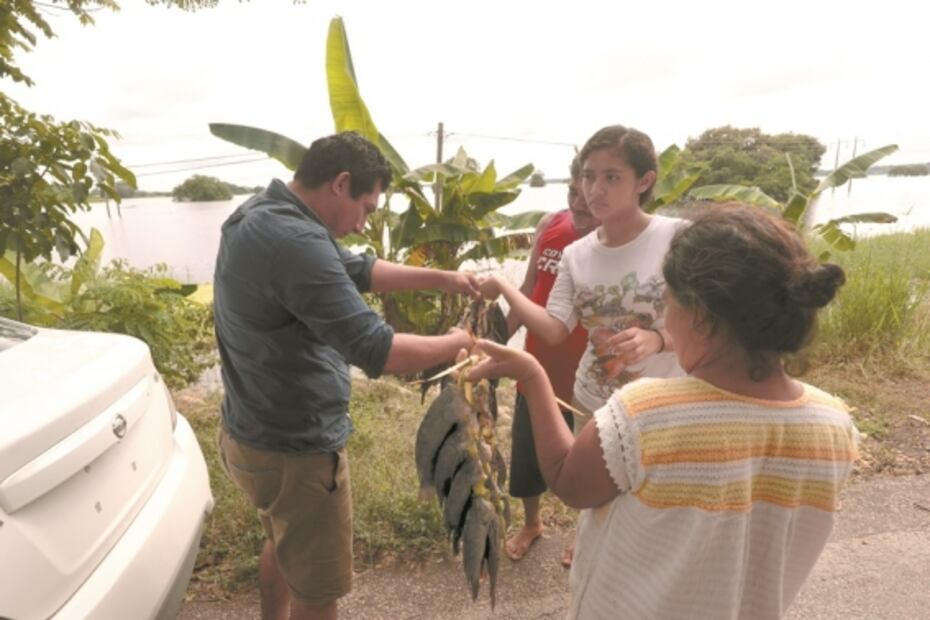 Tabasco: "El agua está por todos lados y no se puede pescar"