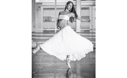 Elisa Carrillo celebra su primer Día de las Madres