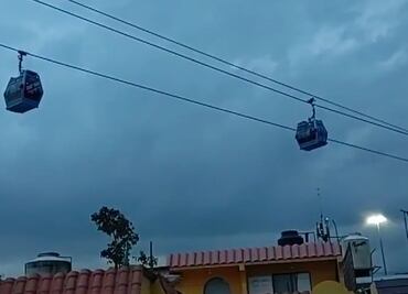 ¡Otra vez! Línea 2 del Cablebús falla y usuarios quedan "colgados" una hora