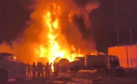 Explotan cuatro pipas con diésel en El Salto en Guadalajara; incendio consume vehículos, no se reportan personas lesionadas