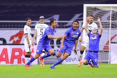 Cruz Azul ridiculiza a Pumas en la semifinal de ida del Guardianes 2020