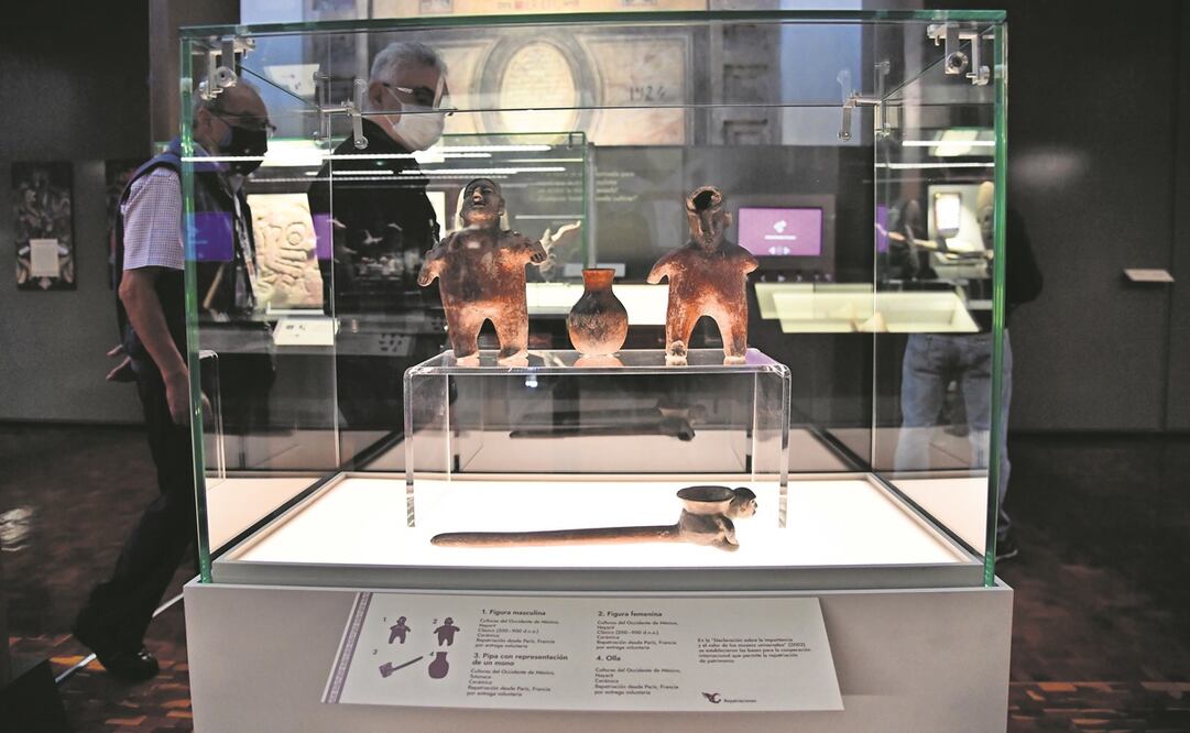 La exposición está conformada por esculturas de barro, vasijas, incensarios, puntas de flecha, hachuelas, facsimilares de documentos históricos, etcétera; podrá ser visitada hasta el 27 de abril de 2022. Foto: Hugo García. EL UNIVERSAL