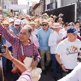 Acude Astudillo a Paseo del Pendón