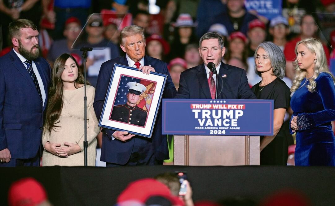 El entonces candidato republicano se comprometió en mítines de campaña a acabar con los cárteles de México, tras la muerte del marine. Foto: Evan Vucci / AP