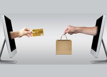 Fintech aprietan competencia con bancos en tarjetas de crédito; Mercado Pago lanza su plástico