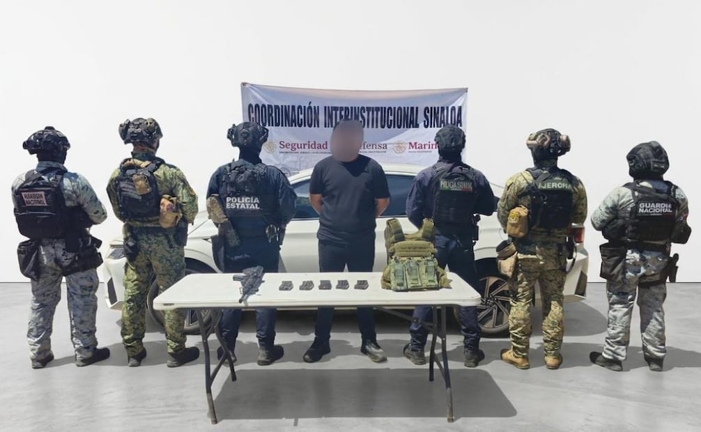 Caen cinco sujetos con armas y vehículo con reporte de robo en Culiacán, Sinaloa; detienen a presunto responsable de 7 asaltos.
Foto: Especial.