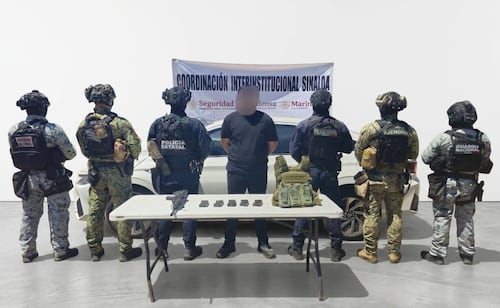 Caen cinco sujetos con armas y vehículo con reporte de robo en Culiacán, Sinaloa; detienen a presunto responsable de 7 asaltos.
Foto: Especial.