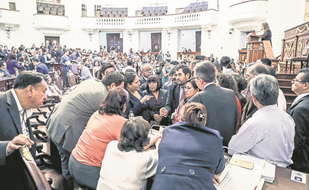 Piden inscribir con letras de oro: "Primera Constitución de la Ciudad de México 2017"