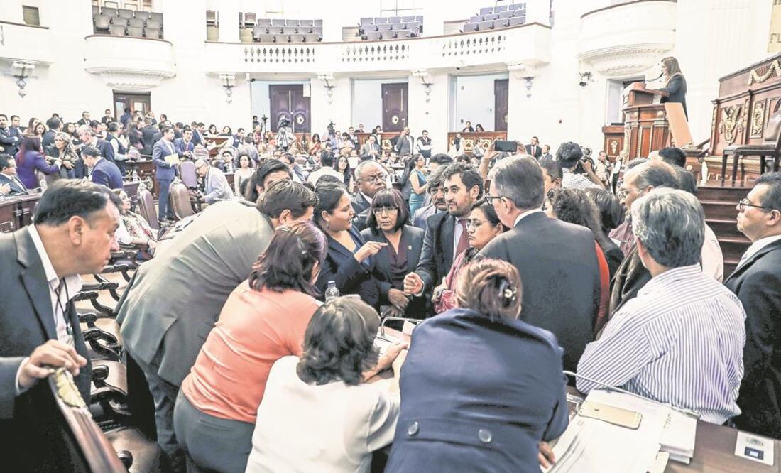 Piden inscribir con letras de oro: "Primera Constitución de la Ciudad de México 2017"