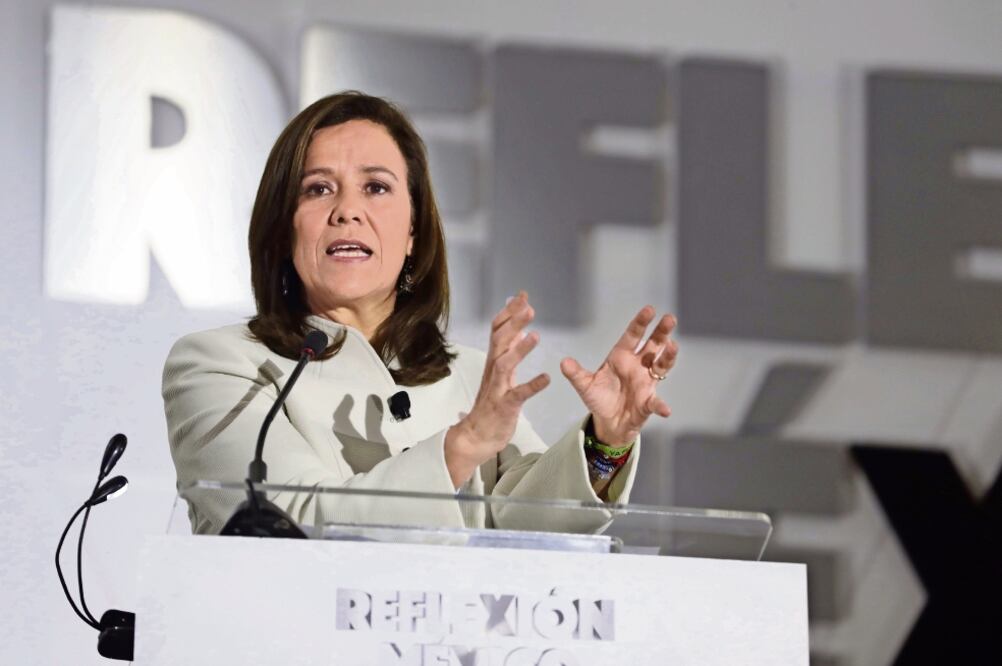 No bajará IVA en la frontera. Margarita Zavala se pronunció en contra de bajar el IVA y planteó mejorar la inversión federal. Foto: LUIS CORTES. EL UNIVERSAL