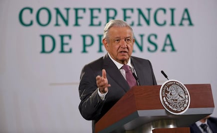 Acusa AMLO de simulación al INE en consulta; debieron tomar bandera de la democracia, dice