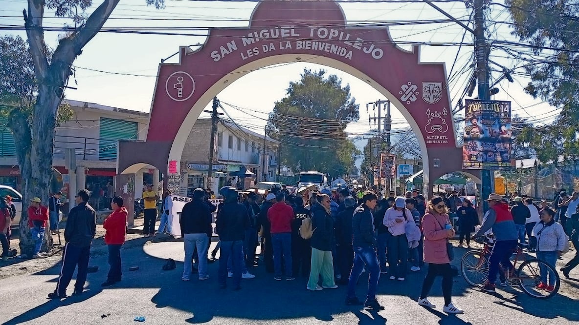 Habitantes de dos pueblos de Tlalpan exigieron una mesa de diálogo con autoridades para frenar la demolición de sus casas. Foto Especial