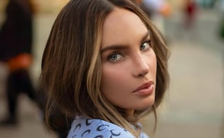 Belinda revela el tratamiento que la ayuda a lucir una piel radiante