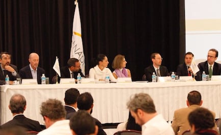 Sheinbaum ofrece a constructores elaborar un nuevo plan desarrollo urbano 