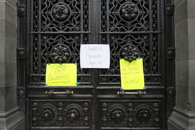 Trabajadores del Munal cierran el museo por retraso en aumento salarial y hostigamiento