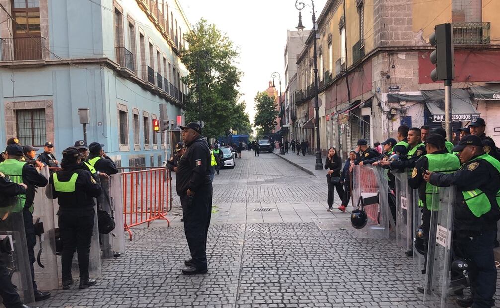 Extienden seguridad alrededor de Palacio Nacional. Foto: Alberto Morales / EL UNIVERSAL