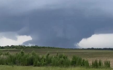 Mientras México enfrenta ola de calor, en Georgia sufren por tormentas y tornados