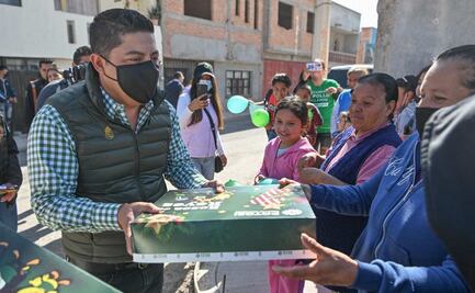 Por primera vez, gobierno de SLP reparte casa por casa Rosca de Reyes y juguetes a familias vulnerables  