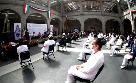 Entrega Senado reconocimiento a enfermeras por labor ante Covid-19